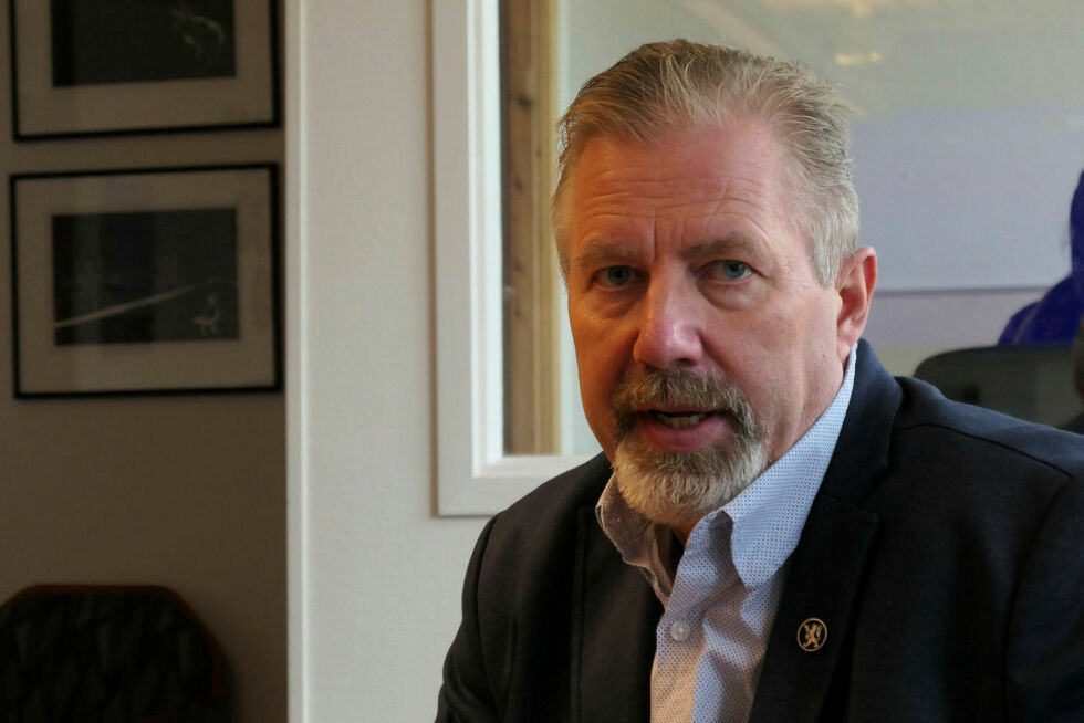 Stian Lindgård har sluttet i stillingen som assisterende statsforvalter, og vil nå bli student.
 Foto: STEIN TORGER SVALA