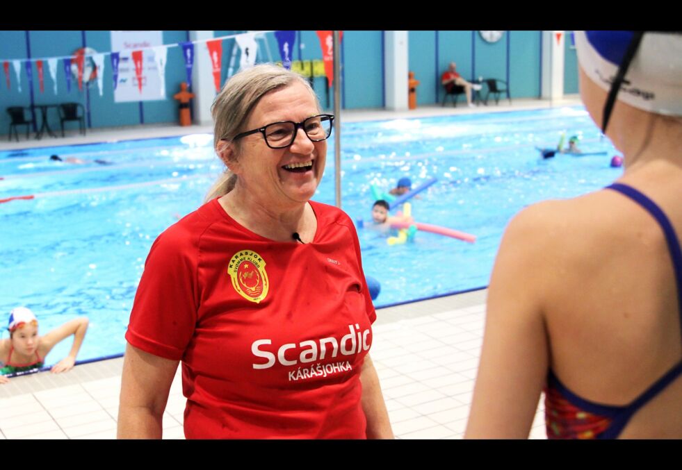 Doris forteller til Ságat at det kom som en stor overraskelse at hun var nominert til tittelen «Årets ildsjel».
 Foto: June  Helén Bjørnback