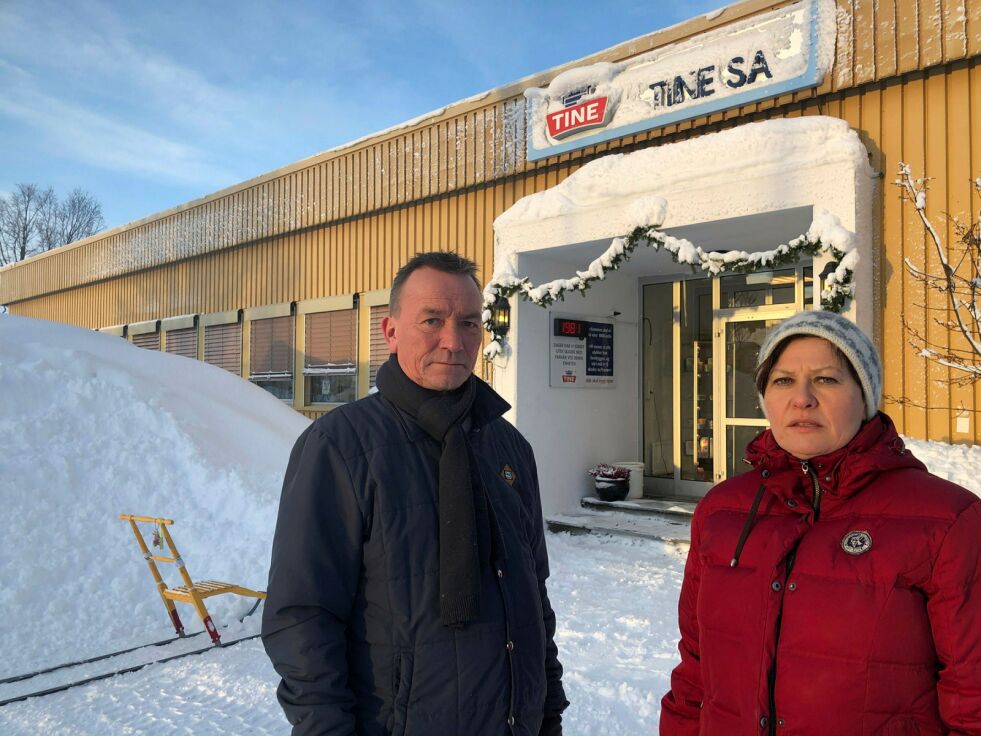 Varaordfører Odd Erik Solbakk og ordfører Helga Pedersen setter fokus på det reduserte melkeforbruket.
FOTO: Birgitte Wisur Olsen