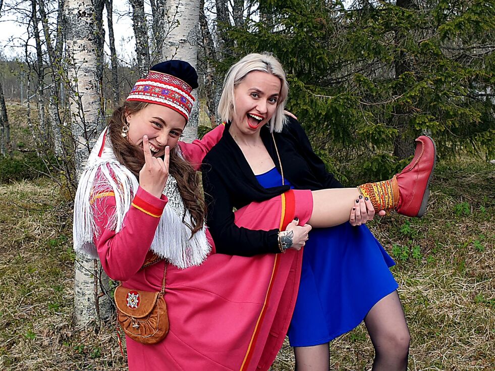 Søstrene Inna Marja og Elizaveta gleder seg til Snubbadagen.
 Foto: Steinar Solaas