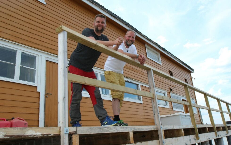 Mattis og Nikolaj Christiansen håper å være i gang med produksjon av røkt laks i løpet av høsten – ved det tidligere fiskemottaket i Vestre Jakobselv.
ALLE FOTO: TORBJØRN ITTELIN