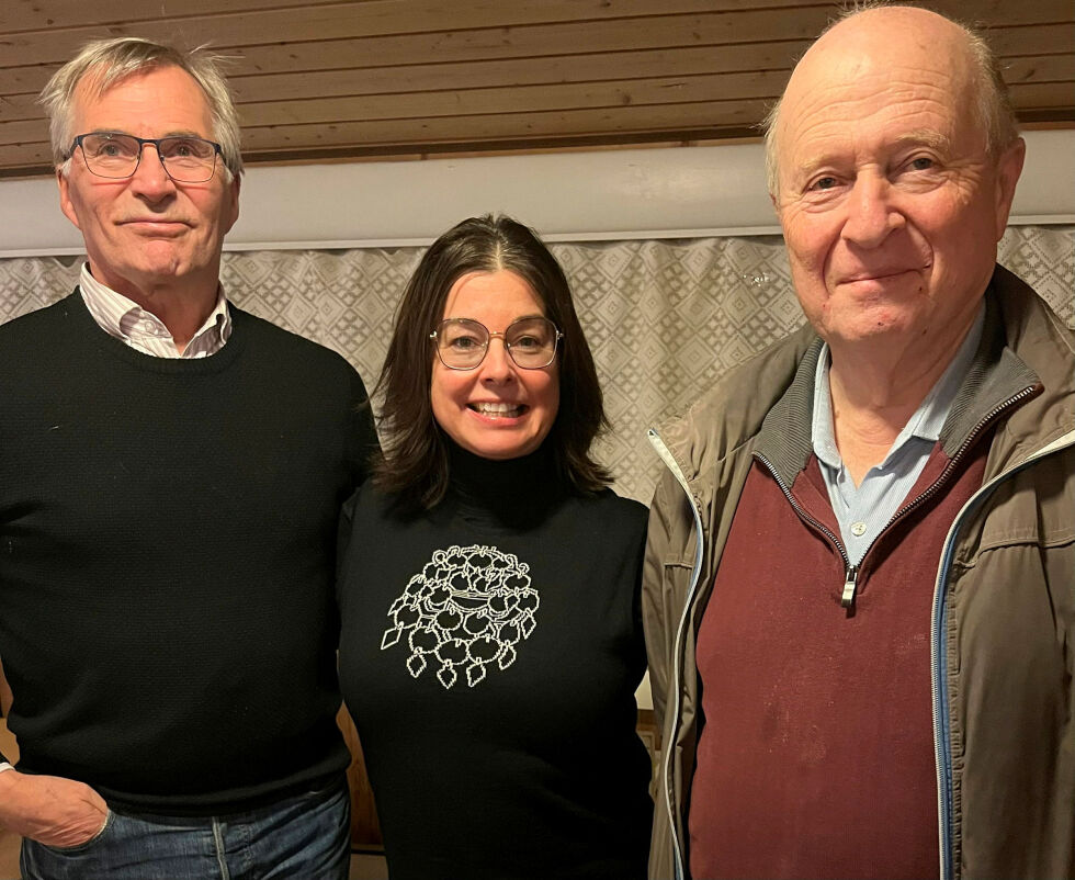 – Venst­re har med det­te star­tet den vik­ti­ge de­batt­en om frem­tid­ens for­valt­ning av de for­ny­ba­re na­tur­res­surs­er i Finn­mark, sier tid­lig­ere Kau­to­kei­no-ordfører An­ton Dahl, fyl­kes­le­der for Finn­mark Venst­re, Ire­ne Dahl og tid­lig­ere jus­tis­mi­nis­ter Odd Ei­nar Dørum. Kom­mu­ne­ne har en sen­tral plass i de­res ar­gu­men­ta­sjon.
 Foto: Privat