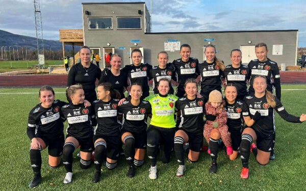 Lange reiser for fotballdamene