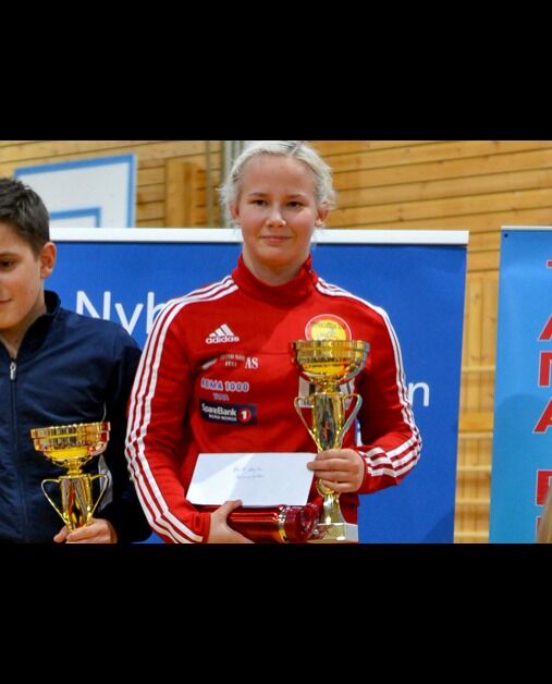 I helga vant tanajenta Synne M. Hagensen NM-gull i juniorklassen i Sumo-NM i bryting i Klæbu.
 Foto: Renate Westlien