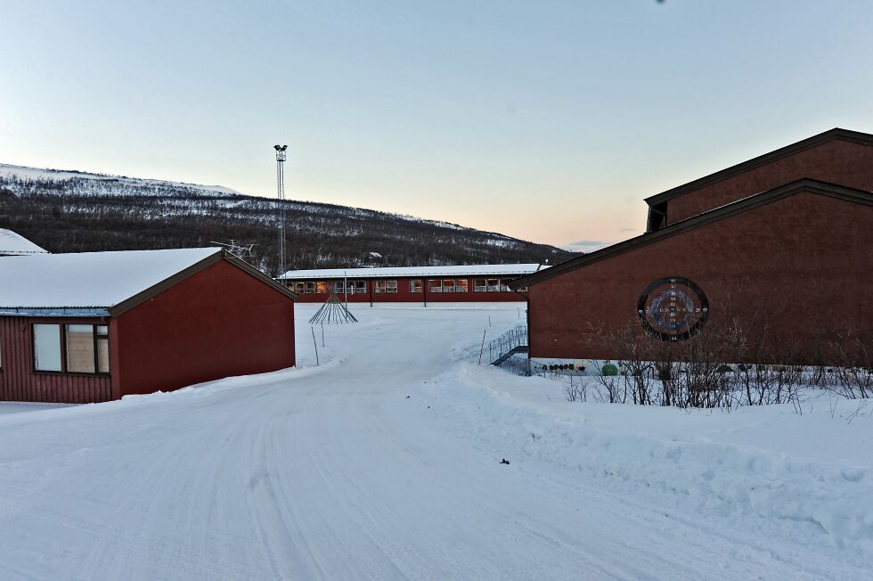 Ungdomstrinnet ved Billefjord sjøsamiske oppvekstsenter gjenåpner 1. februar.
 Foto: Lars B Persen  (arkiv)
