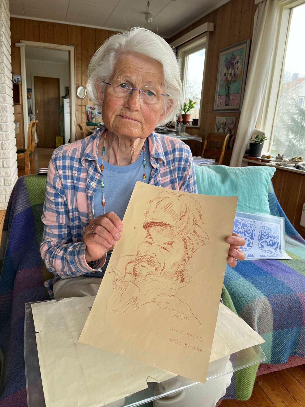 Vi intervjuer Synnøve des Bouvrie om bakgrunnen for denne tegningen.
 Foto: Elin M. Wersland