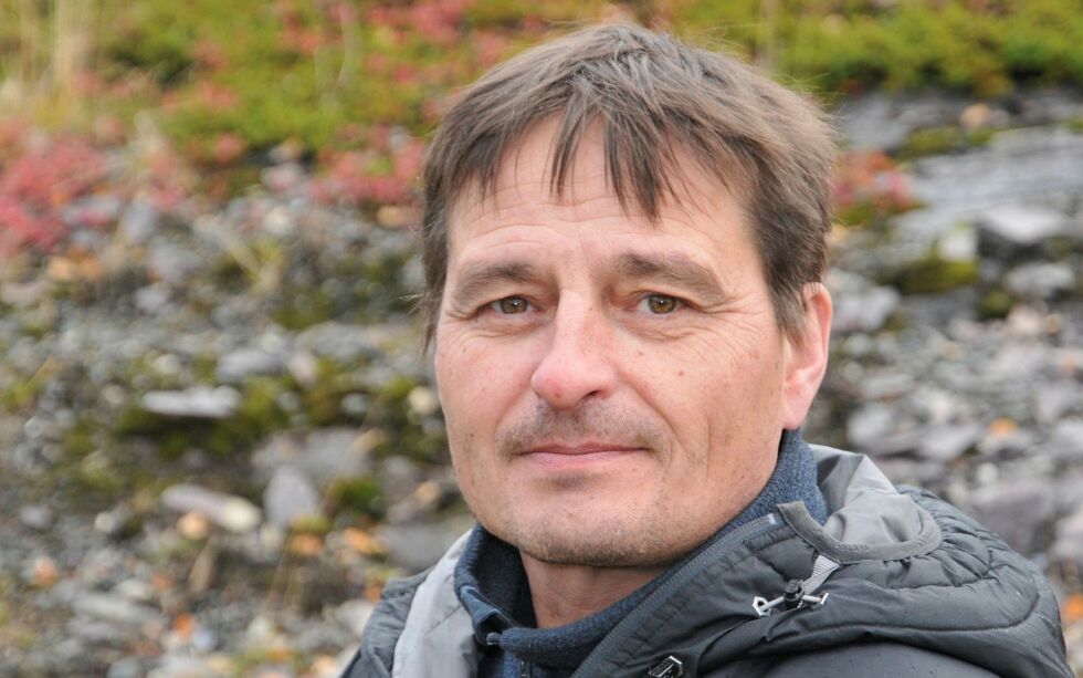 Statens naturoppsyn (SNO) avviser massiv andejakt-overvåking i Kautokeino. – Det er vi som blir overvåket, sier seniorrådgiver Rune Somby. SNO vurderer å bruke helikopter for å kunne jobbe uforstyrret under andejakta. Foto: Rita Heitmann