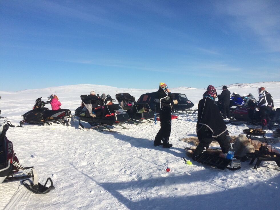Endelig kan skuterfolket i Porsanger fiske omtrent hvor de vil på 43 av vannene skuterløypa krysser.
 Foto: Sonja E. Andersen