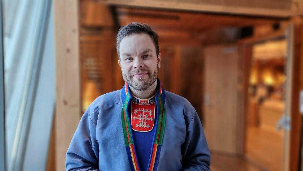 Sametingsråd Mikkel Eskil Mikkelsen (NSR) har ansvaret for språkpolitikken.
 Foto: Steinar Solaas