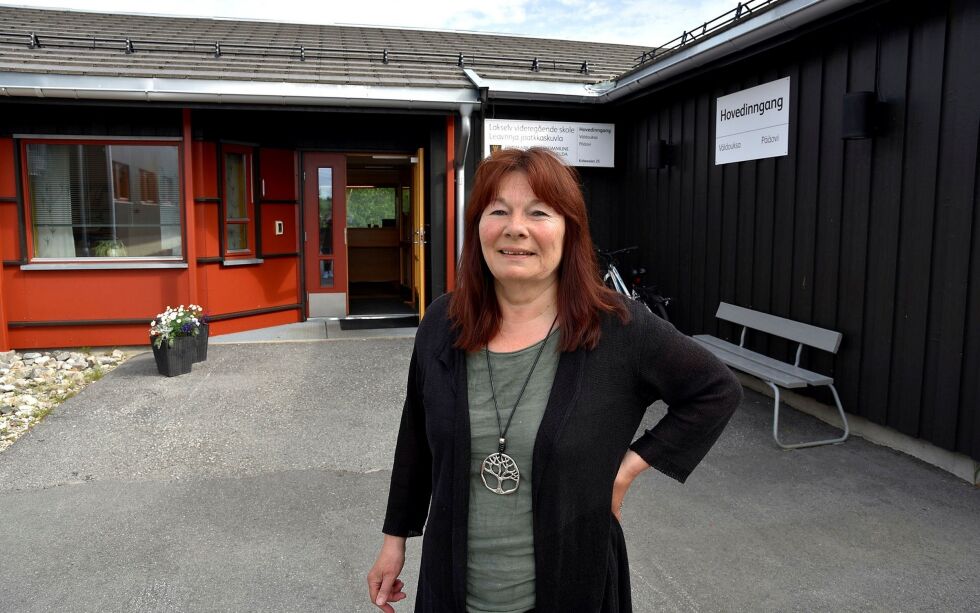 Rek­tor ved Laks­elv vid­ere­gå­en­de sko­le, Syl­vi John­sen, for­tel­ler at de kom­mer til å ha en ann­en åp­ning av sko­le­år­et i år på grunn av smit­te­til­tak­ene. Ar­kiv­fo­to