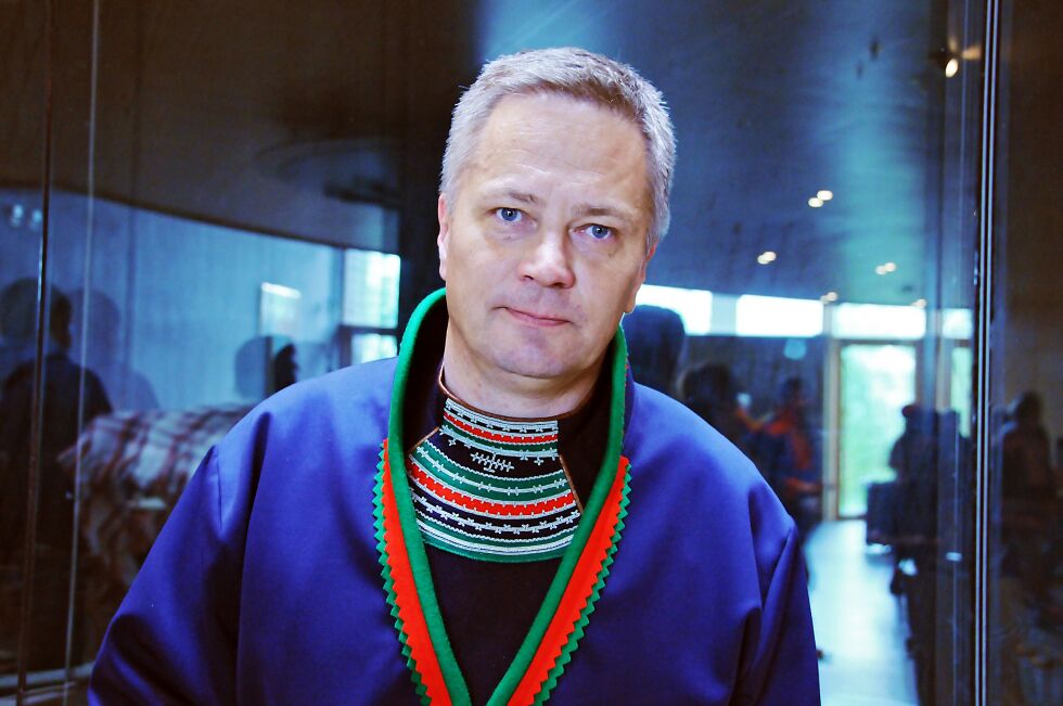 Reineier Inge Even Daniel­sen sier til NRK Sápmi at de politianmelder togpåkjørsel av 46 rein.
 Foto: Anna Liisa Jåma (arkiv)