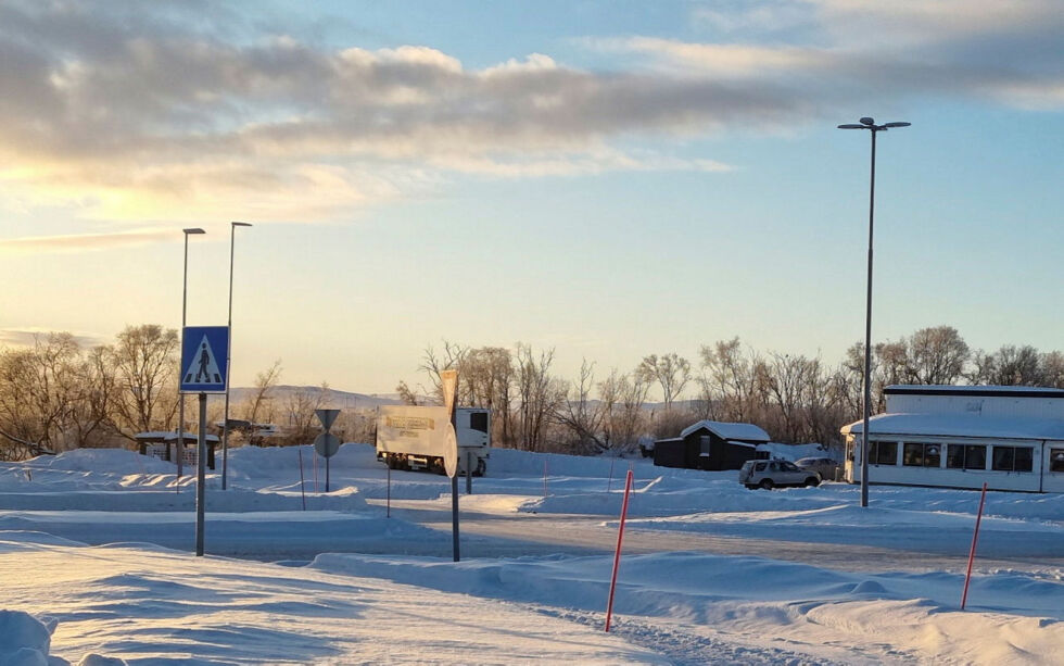 Trafikknutepunktet, som planlegges like sør for rundkjøringen i Varangerbotn, mener politikerne i Nesseby vil sikre trafikksikkerheten i området.
 Foto: Torbjørn Ittelin