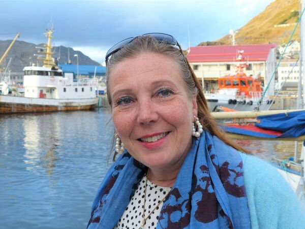 Kari Lene stiller spørsmål om stillinger