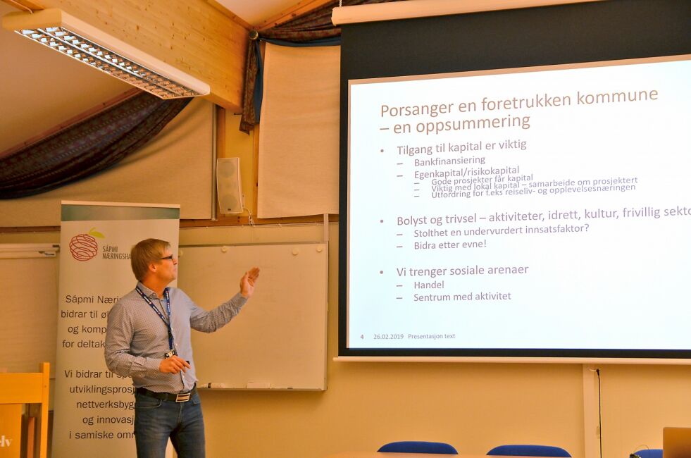 Banksjef Ulf Tore Isaksen delte gode tanker om Porsangers fremtid.
 Foto: Roger Albrigtsen