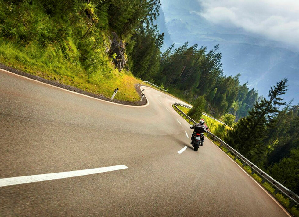 Når du kjører motorsykkel, må enkelte vurderinger gjøres i løpet av millisekunder.
 Foto: Trygg Trafikk