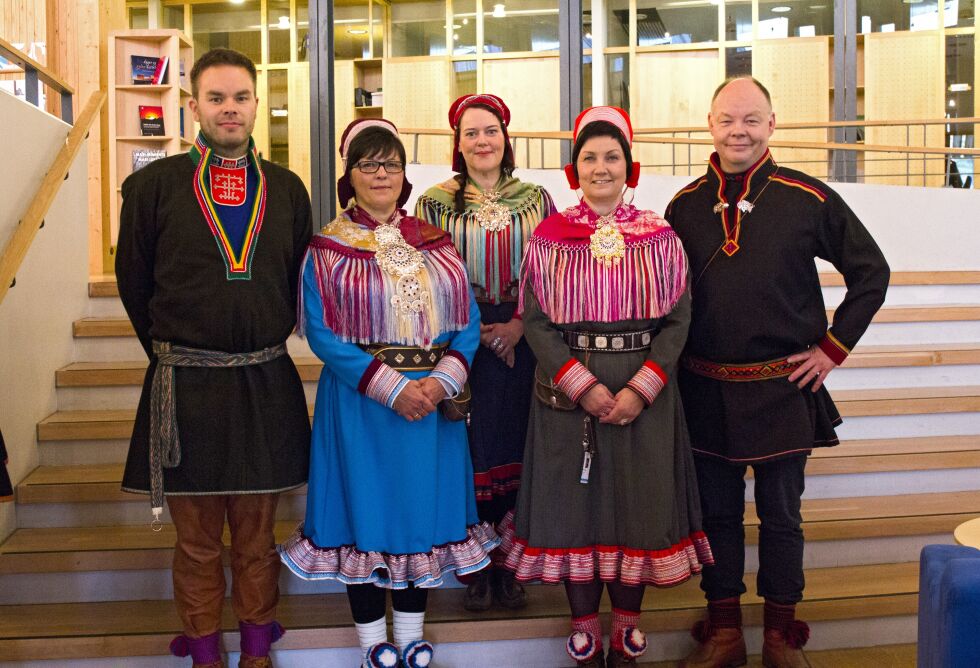 Sametingsrådet: Mikkel Eskil Mikkelsen (NSR), Berit Anne P. E. Eira (Flyttsamelista), Silje Karine Muotka (NSR), Aili Keskitalo (NSR) og Henrik Olsen (NSR).
 Foto: June Helén Bjørnback