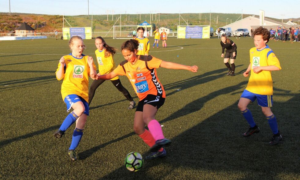 Finn­mark fot­ball­krets job­ber med tre al­ter­na­ti­ve da­to­er for opp­start av se­rie­spill både for se­ni­o­rer og al­ders­be­stem­te klas­ser.
Arkivfoto: Tor­bjørn It­te­lin