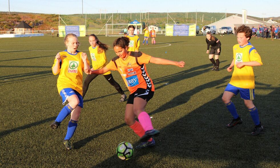 Finn­mark fot­ball­krets job­ber med tre al­ter­na­ti­ve da­to­er for opp­start av se­rie­spill både for se­ni­o­rer og al­ders­be­stem­te klas­ser.
Arkivfoto: Tor­bjørn It­te­lin