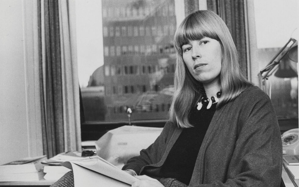 Wenche Brenna på sin arbeidsplass i Kommunaldepartementet.
 Foto: Ságat