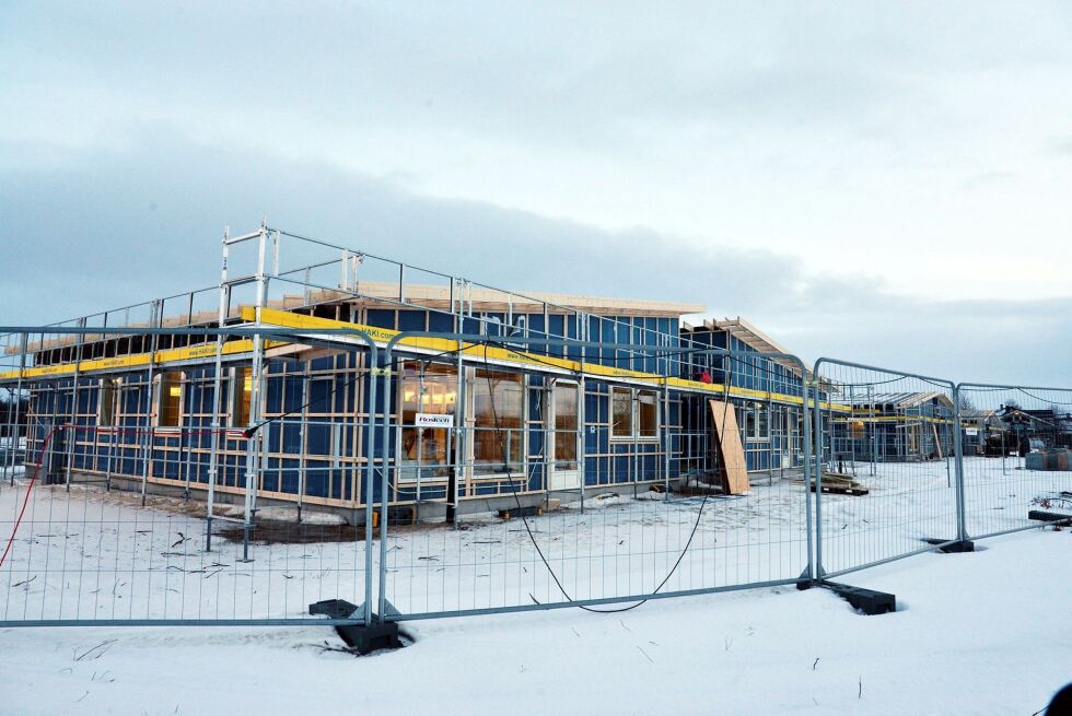 De tre stør­ste to­manns­bo­li­ge­ne i Kir­ke­gårds­vei­en bo­lig­om­rå­de – som alle er solgt, har ut­sikt mot fjell­et i vest. 
Foto: Son­ja E. An­der­sen