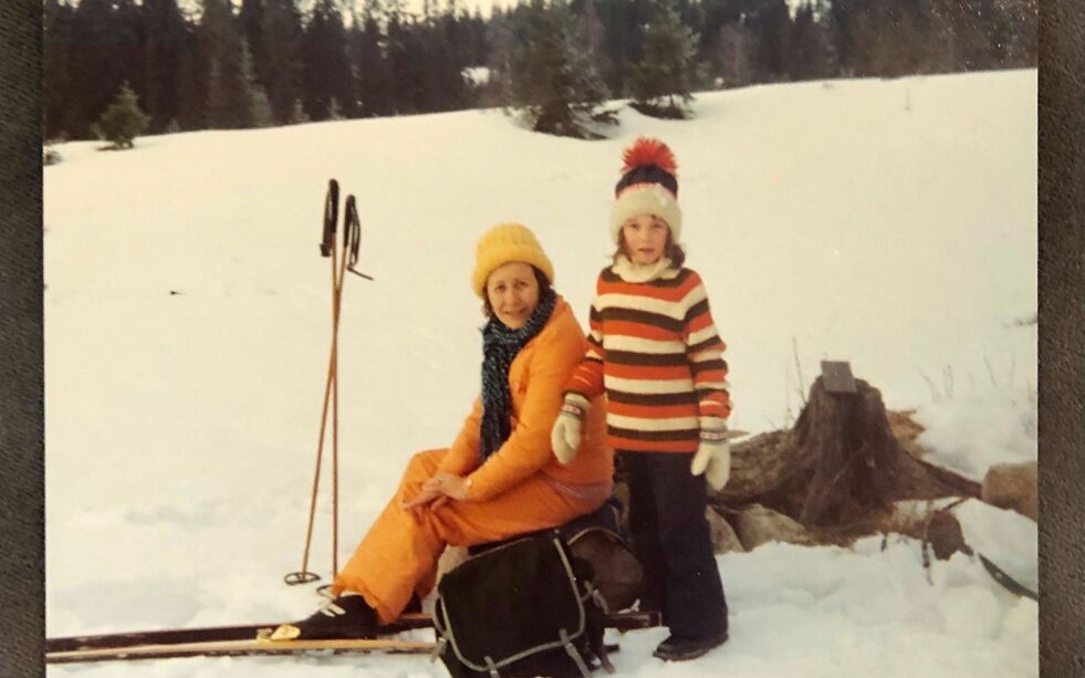 Isa­bel Bir­ke­lund Mor­ten­sen sammen med sin mor, Petra Mortensen.
 Foto: Privat