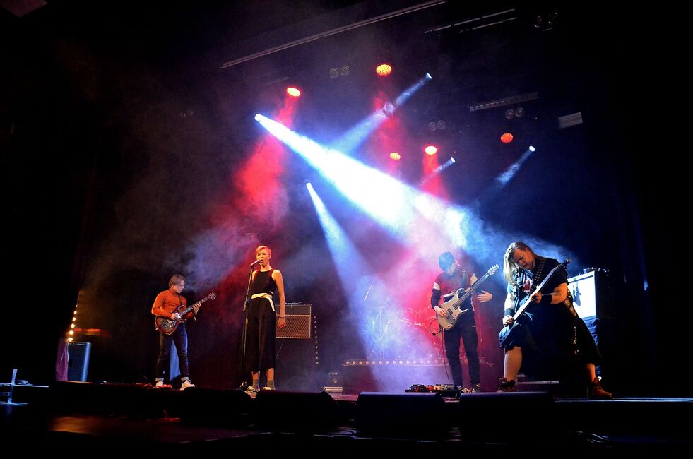 Gruppa Snøstorm fra Alta begeistret alle i salen under konserten på Samfundshuset.
 Foto: Bård Stien