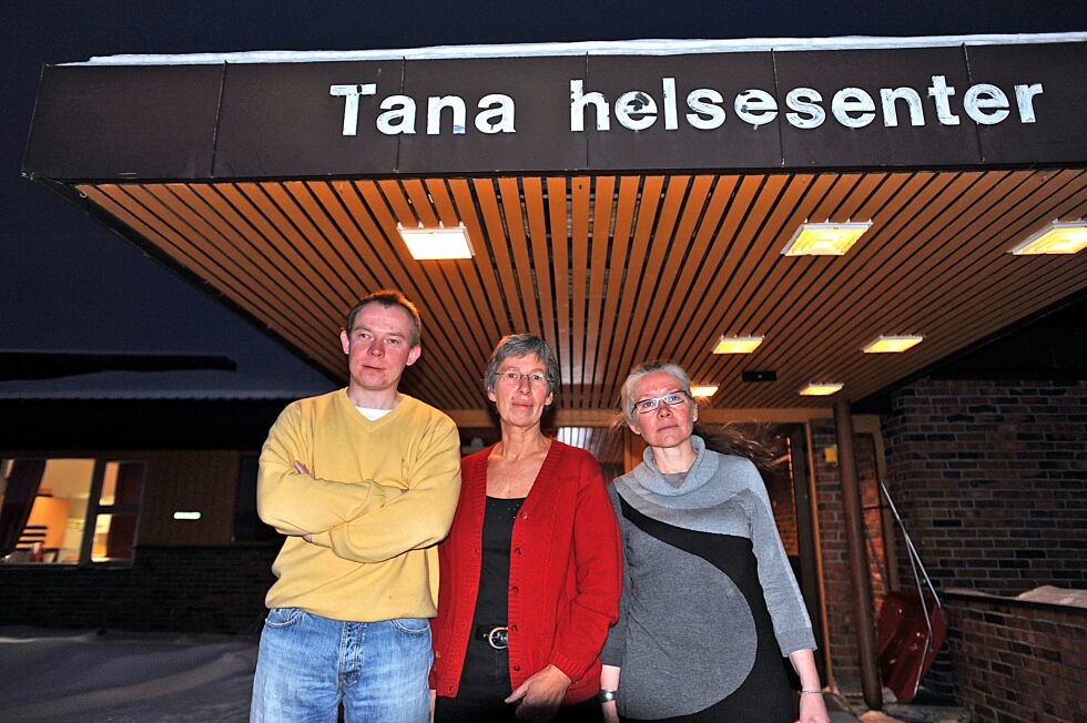 Kjell Magne Johnsen vender tilbake til Tana kommune. Her er han avbildet i 2008 sammen med legene Aino Snellmann og Marie Tveit.
 Foto: Erik Brenli