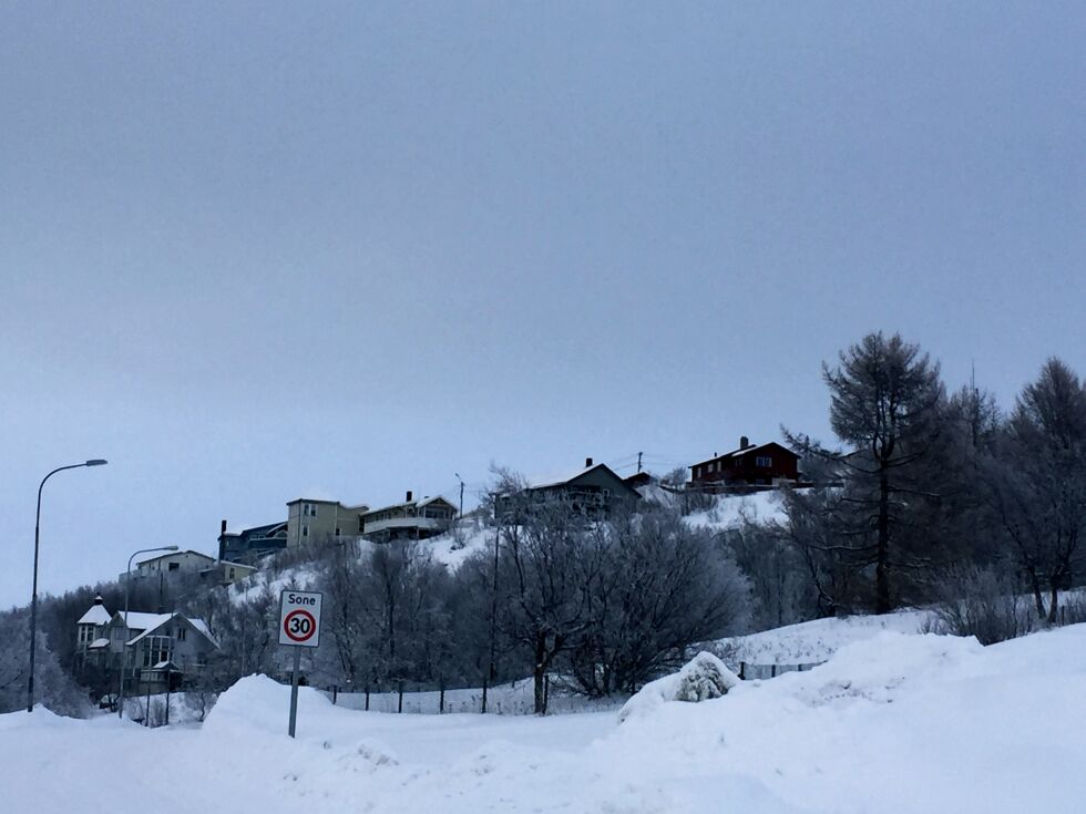 Varanger bynetts kunder på blant annet Prestefjellet i Kirkenes var uten nett og fjernsyn i tjue timer fra mandag til tirsdag.
 Foto: Hallgeir Henriksen