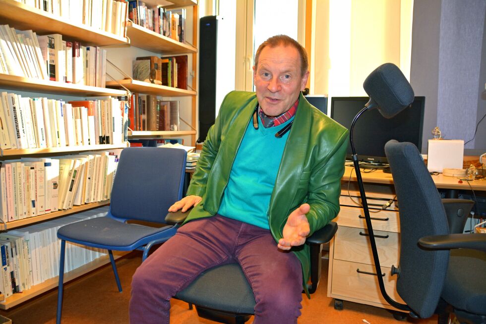 Ánde Somby, førsteamanuensis i rettsvitenskap ved UiT, mener at det er en fin anledning, nå som blant annet museene skal se på deres bidrag til sannhetskommisjonens arbeid, å tilbakeføre joikene til samefolket.
 Foto: Elin Margrethe Wersland