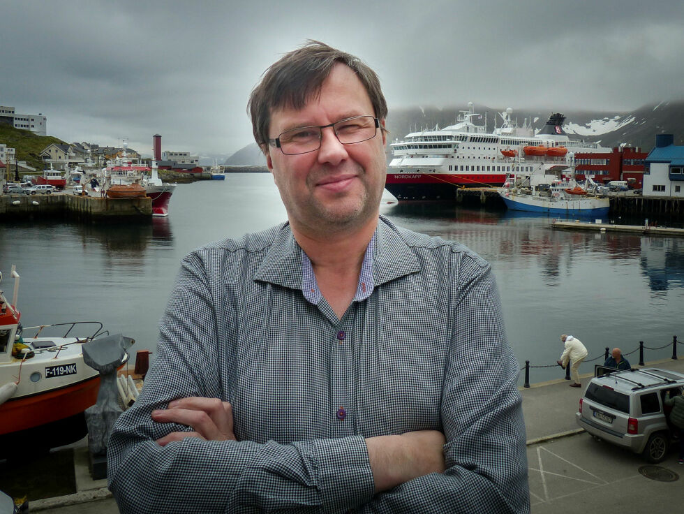 Raymond Elde sier at den økonomiske situasjonen for Radio Nordkapp nå er vanskelig av flere årsaker. Men han vil stå på for å finne ut av det.
 Foto: Geir Johansen
