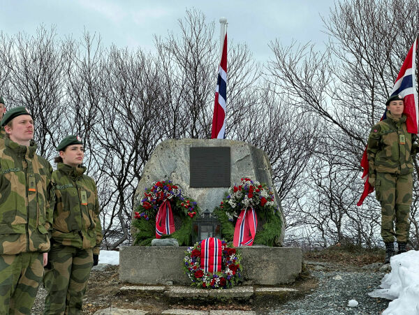 Forbigått i taushet ved eget monument