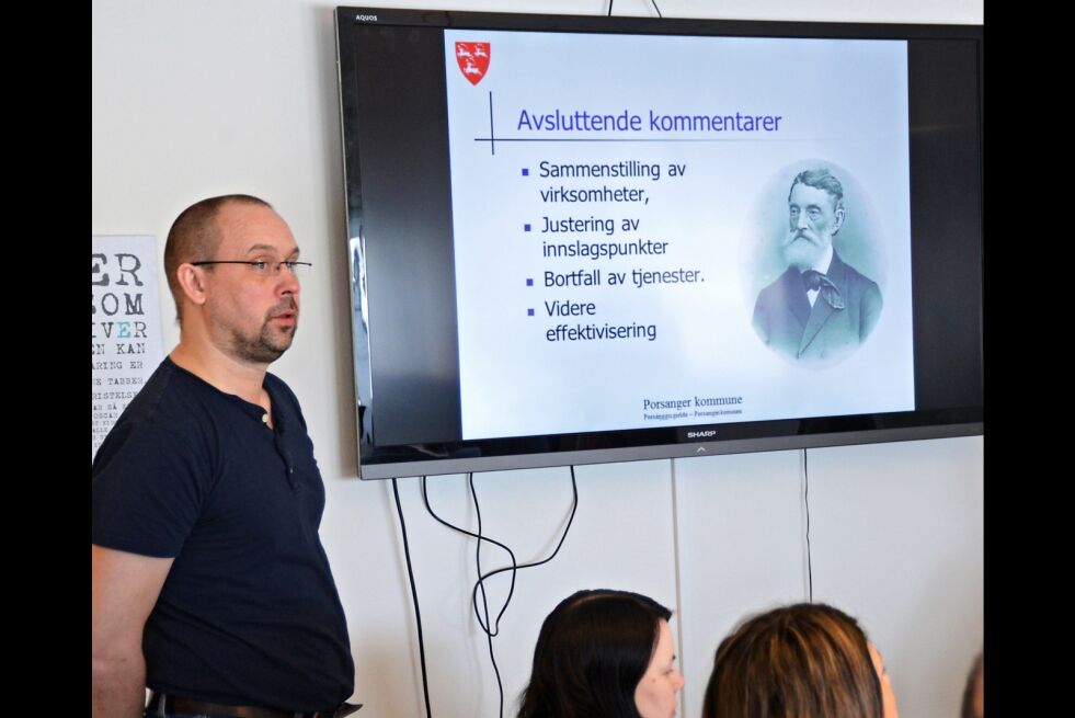 Konstituert rådmann i porsanger, Helge Nicolaisen, kunne fredag opplyse at kommunen hadde et positivt driftsresultat på 18 millioner kroner, og et totalt mindreforbruk på 10,8 millioner kroner for 2015. Regnskapet ble også for første gang på 13 år levert i tide.
 Foto:  Bjørn Arne Johansen