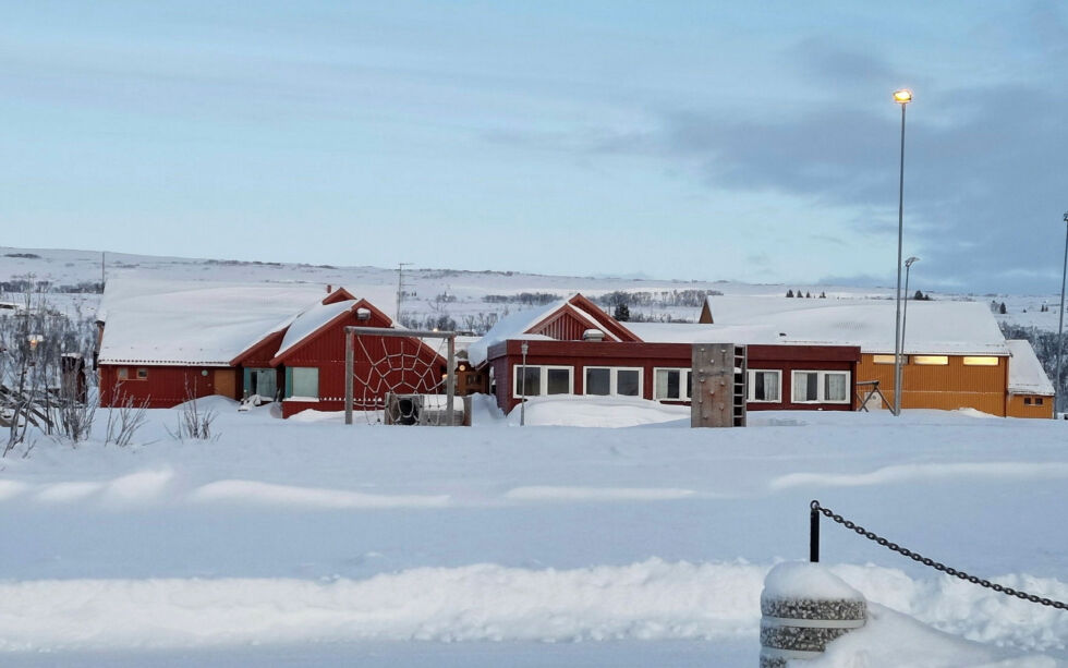 Tidligere Fossen skole, som har ligget ute for salg en tid, kan komme i bruk i forbindelse med mottak av flyktninger til Vadsø.
BEGGE FOTO: TORBJØRN ITTELIN