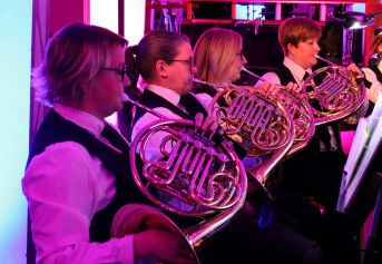 Førjulsstemning med hornmusikken