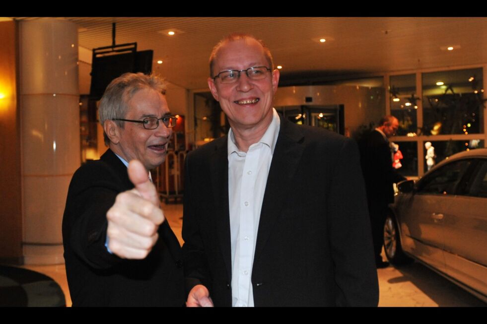 Arild Johnsen og Oddleif Nilsen, her pent antrukket i dress, så MGP-finalen i Århus sammen. I helgen benker de seg foran TV-apparatet i Nesseby for å følge Agnete - denne gangen uten dress.
 Foto: Erik Brenli (Arkiv)