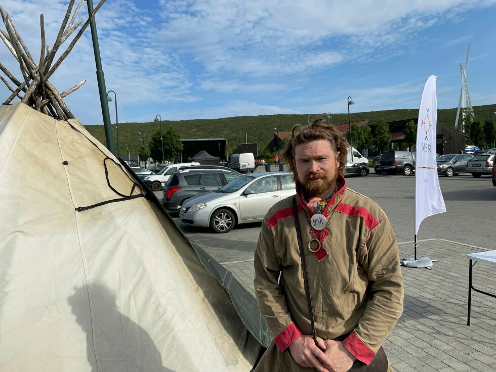 Beaska Niillas mener det må tas grep og få til en ordentlig lokal forvaltning av Taanaelva.
 Foto: Birgitte Wisur Olsen