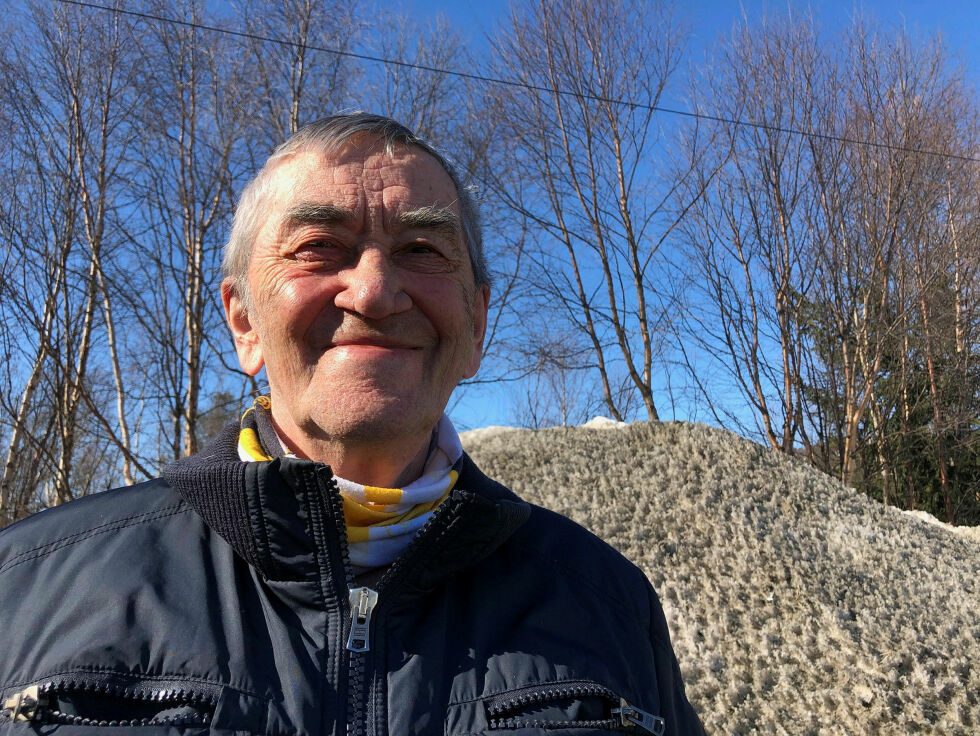 Nils Anders Rasmus (84) gruet seg til møtet med Karasjok helsesenter, men der møtte han bare engler.
 Foto: Stein Torger Svala