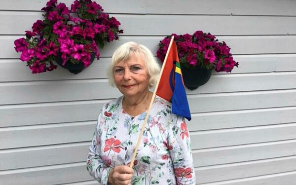 86-åring gir ut bok