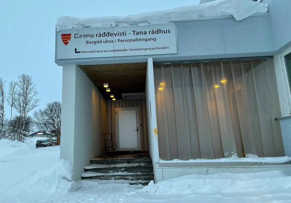 Uroen i Tana kommune ser nå ut til å ha nådd nye høyder, med både varsel mot kommunedirektøren og et sterkt forsvarsskrift for henne.
 Foto: Birgitte Wisur Olsen