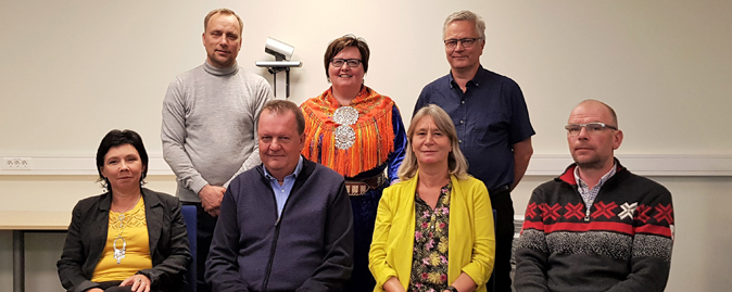 Det nye reindritsstyret, som tiltrådte 1. juli i år. Leif Anders Somby, Inger Marie Gaup Eira, Inge Even Danielsen, Ragnhild Sparrok Larsen, Inge Ryan, Siri Vigmostad og Asgrim Opdal.
 Foto: Asbjørn Kulseng/Landbruksdirektoratet