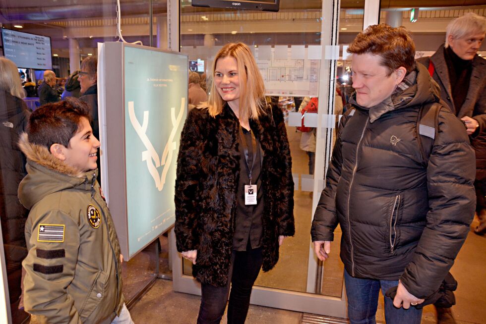 Walid Alkabra, Yvonne Thomassen og Niko Valkeapää møttes like før verdenspremieren på filmen Aquarium.
 Foto: Elin Margrethe Wersland
