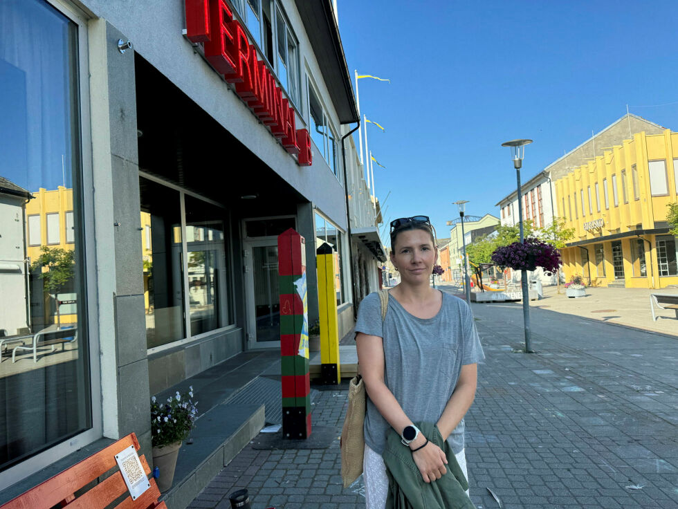 Ingrid Valan forteller at pizzafesten blir holdt på et senere tidspunkt.
 Foto: Birgitte Wisur Olsen