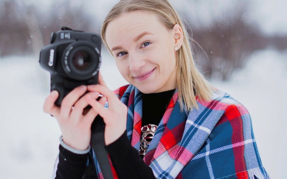 Pors­ang­er­kvin­nen Tan­ja Nor­bye an­non­ser­te for­ri­ge uke at hun åp­ner opp som barne- og fa­mi­lie­fo­to­graf i Pors­ang­er. Det­te ble godt tatt imot og hun har al­le­re­de fått stor et­ter­spør­sel.
 Foto: Ánne Kátjá/Johtti Productions