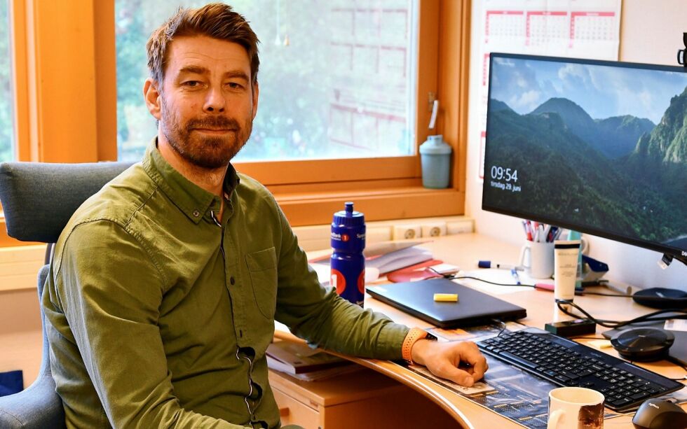 Kjell Magne Rasmussen er klar på at den inngåtte avtalen mellom Porsanger kommune og entreprenøren hadde varighet på ett år. I anbudsdokumentene som Ságat har fått innsyn i, står det at kontraktens lengde er fire år. Foto: Irene Andersen