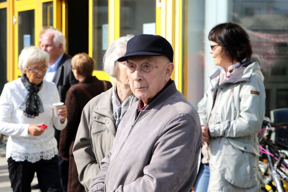 Ragnar Jenssen (91) har vært mange år i arbeidslivet, men er som pensjonert postmann fortsatt veldig engasjert.
 Foto: Silje L Kvammen