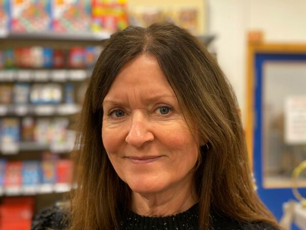 Hva synes du om å kalle torget opp etter John A. Savio?