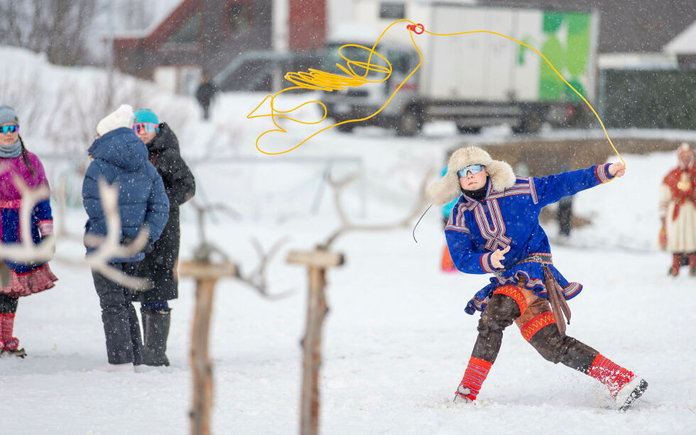 Reinkappkjøring og lassokasting er samiske idrettsgrener. Her fra påskelørdag i Kautokeino.
 Foto: Cecilie Bergan Stuedal