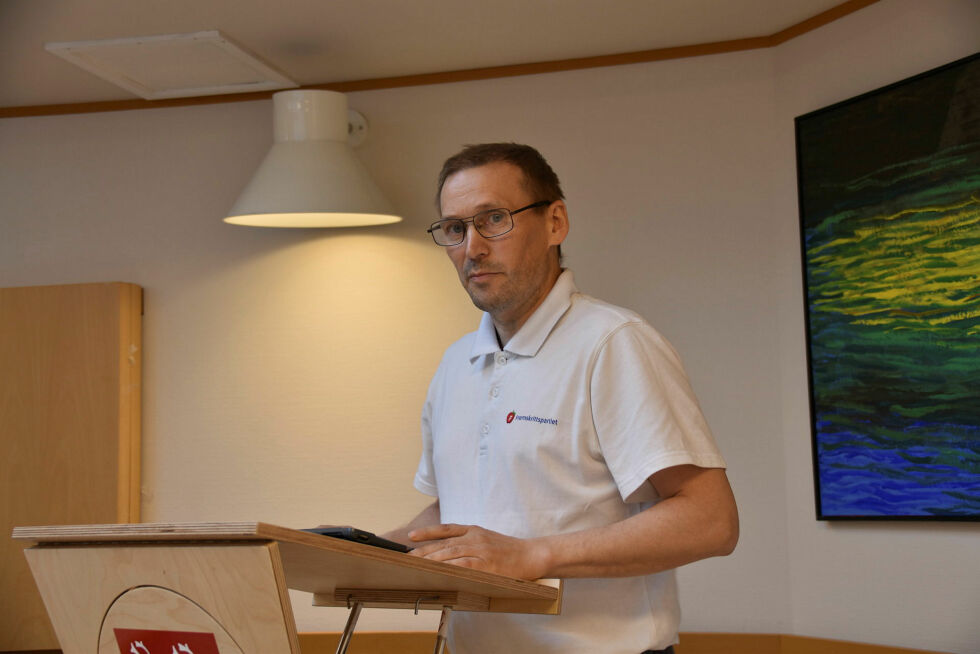 Stig Ronny Nilsen stilte kritiske spørsmål om stengte skuterløyper før og etter 5. mai.
 Foto: Sara Olaussen Stensvold