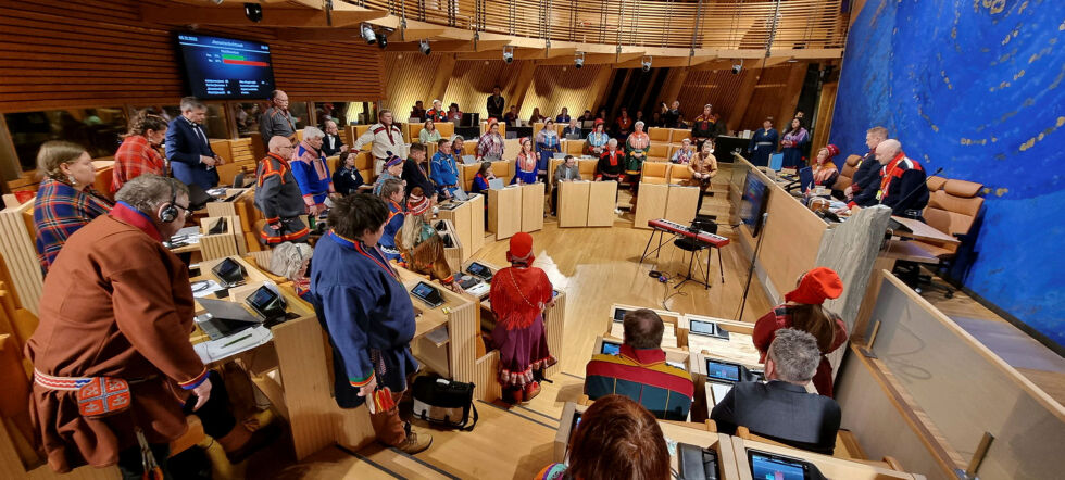 Sametingets plenum stemmer over et mistillitsforslag. Det er nøyaktig seks år siden forrige gang. Den gang ble presidenten kastet. Denne gangen endte det ikke slik.
 Foto: Steinar Solaas