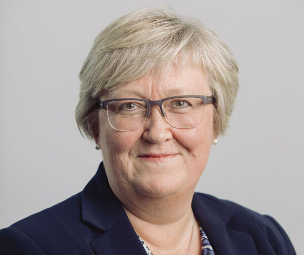 Inviterer til å nominere til pris
